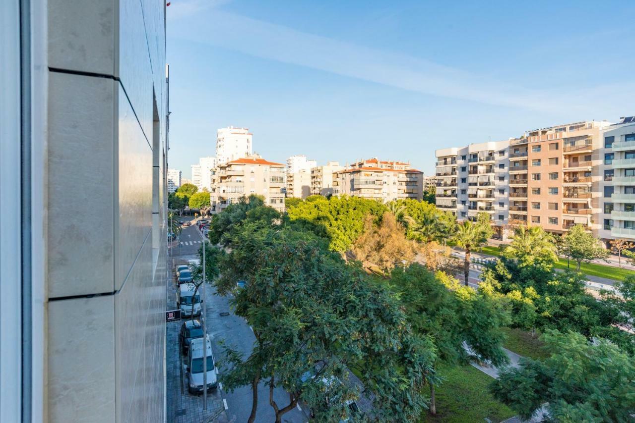 Lu&Cia La Playa Apartment Malaga Exterior photo